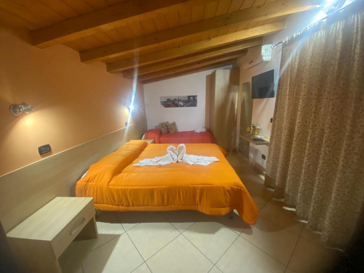Mandanici :Borgo Marsalini Hotell Barcellona-Pozzo di Gotto Exteriör bild