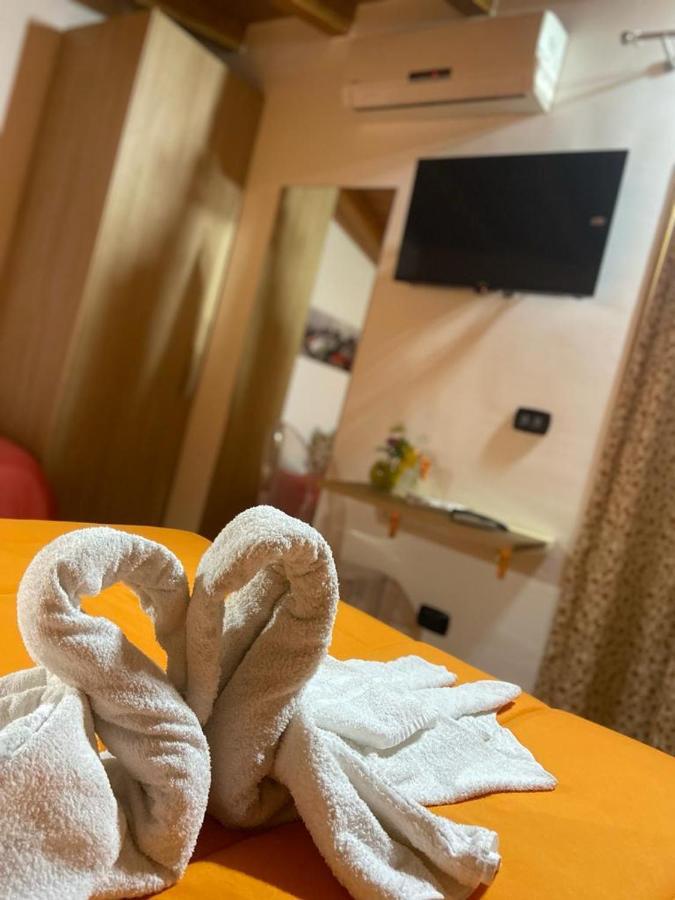 Mandanici :Borgo Marsalini Hotell Barcellona-Pozzo di Gotto Exteriör bild